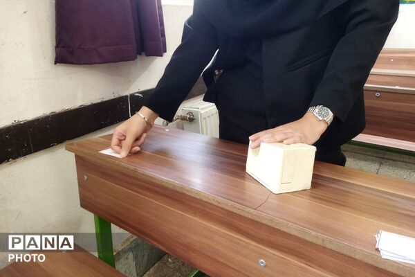 برگزاری امتحانات نهضت سوادآموزی شهرستان رباط‌کریم 