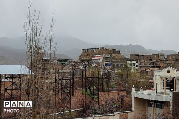 بارش شدید  باران بهاری و اب گرفتگی معابر شهر بار