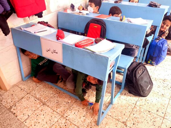 مانور زلزله در دبستان شهید پسندیده فدافن  