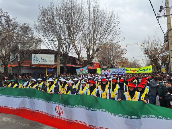شکوه حضور مردم بانه در راهپیمایی 22 بهمن