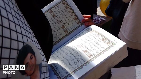 جشن میلاد حضرت زینب (س) و روز پرستار در دبیرستان دخترانه عزت طلایی نیشابور 