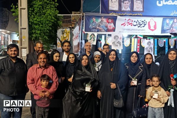غرفه شهدای دانش آموز ورامین میزبان شما در میدان امام حسین با برنامه‌های فرهنگی
