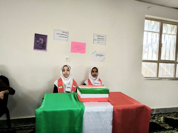 انتخابات شورای دانش آموزی در دبستان دخترانه شطیطه ۲