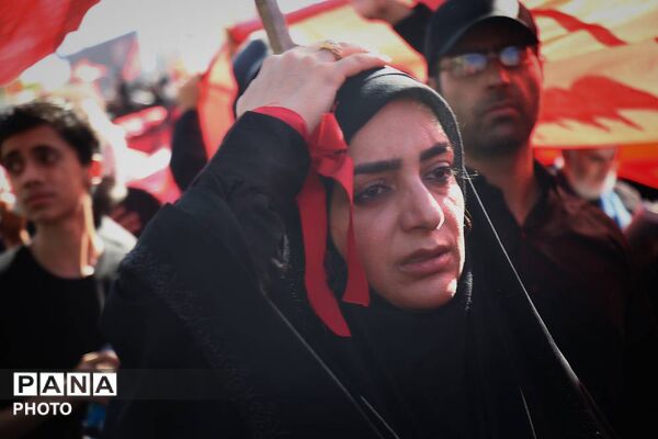 آخرین وداع؛ پیکر رهبر شهید در ایستگاه پایانی