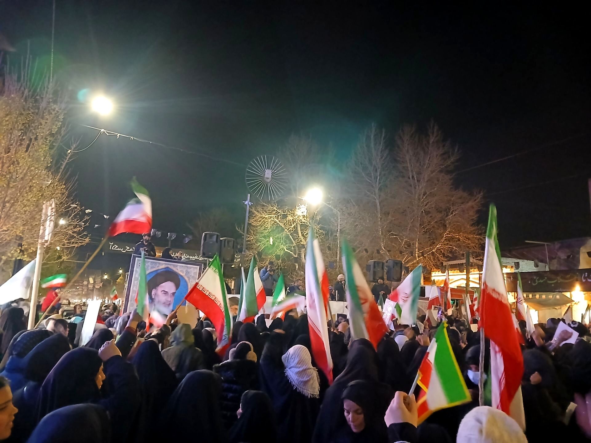 حماسه سازی مردم نیشابور در دوازدهمین روز از شهادت امام خامنه ای