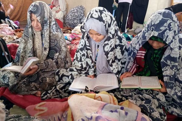 اوج دعا و تَضَرُّع در آخرین روز اعتکاف 