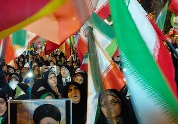 برای دفاع از وطنم به اجتماعات می‌آیم