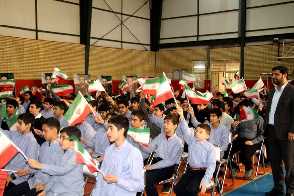 یادواره شهدای جنگ تحمیلی ۱۲ روزه در دبیرستان شاهد سالارشهیدان(ع)
