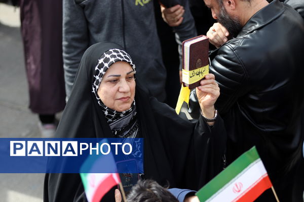 راهپیمایی بزرگ یوم الله ۲۲ بهمن ماه در اصفهان 