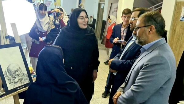 برگزاری افتتاحیه نمایشگاه مشاغل در هنرستان نور،ملارد 
