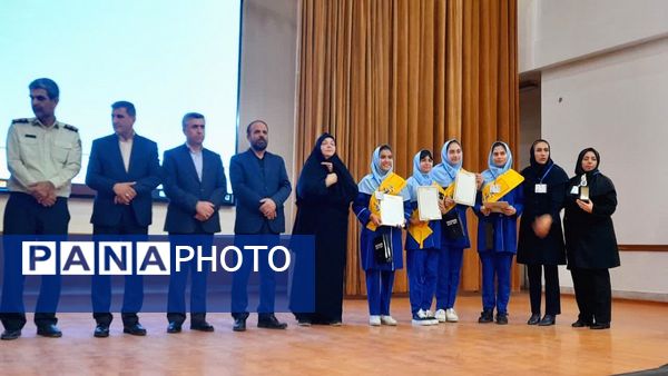 برگزاری اختتامیه جشنواره نوجوان سالم و یاریگران زندگی در کانون شهید فهمیده کرج