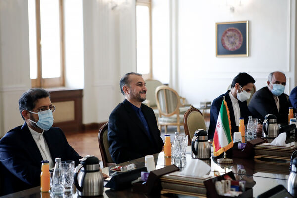 دیپلمات شهید