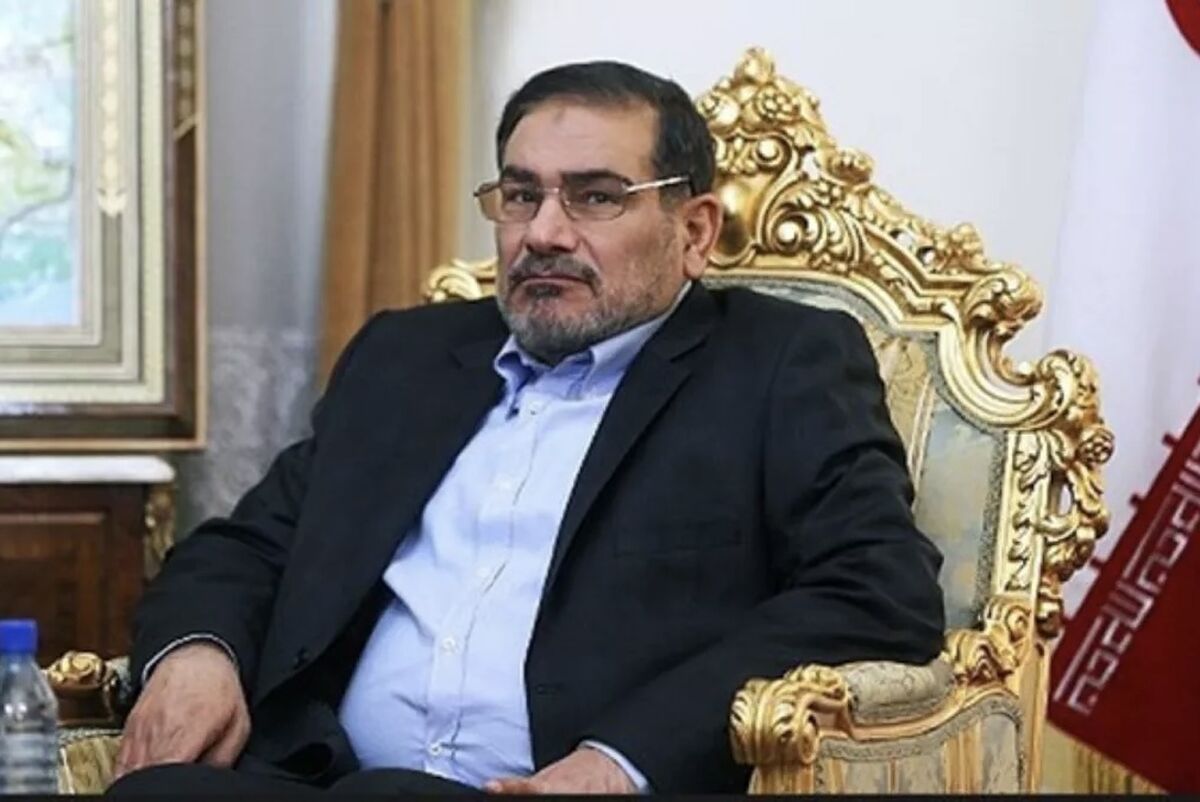 شمخانی: وزیر خارجه ایران با اختیارات کامل راهی عمان است