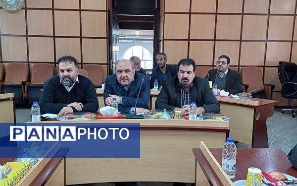 نشست صمیمی فرماندار شهریار با اصحاب رسانه و فعالان فضای مجازی