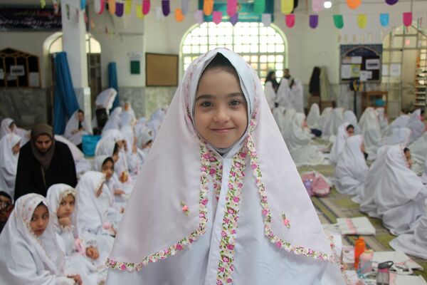 پرواز فرشته‌های آسمانی؛ جشن تکلیف دختران سملقان در مسجد جامع