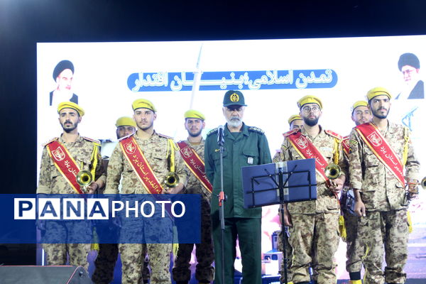 کاروان اقتدار در یزد؛ جلوه‌ای از دستاوردهای دفاعی، فرهنگی و مردمی انقلاب