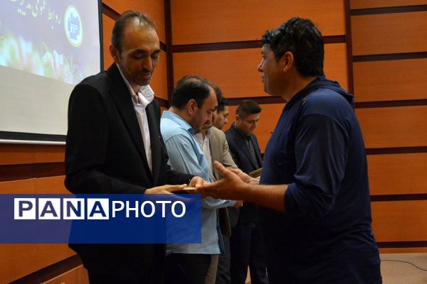 بهارستان‌دو از برترین‌های تربیت‌بدنی تقدیر کرد