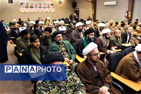 تجلیل از خادمان و فرهنگ‌یاران نماز در قم