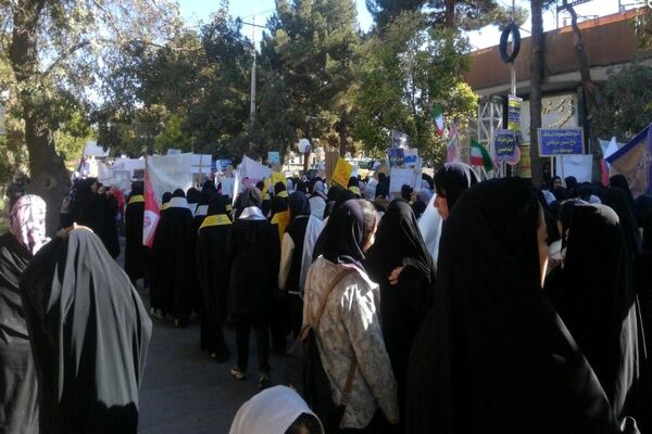 راهپیمایی یوم‌الله ۱۳ابان ماه در شهرستان نیشابور 