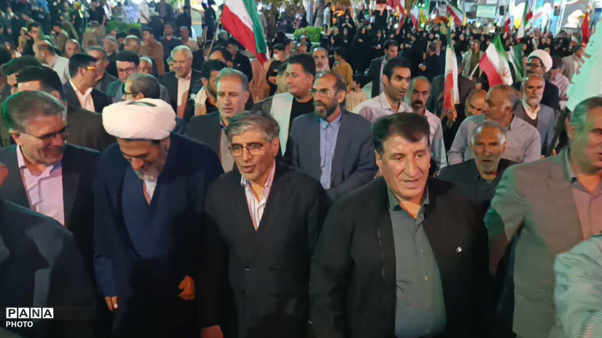 تجمع باشکوه مردم کوهدشت درشب شصت وپنجم بیعت بارهبر وتجدید میثاق با آرمان های انقلاب اسلامی