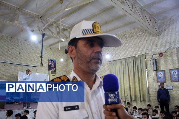 برگزاری کارگاه آموزشی راهنمای و رانندگی در مدرسه شاهد بندرعباس