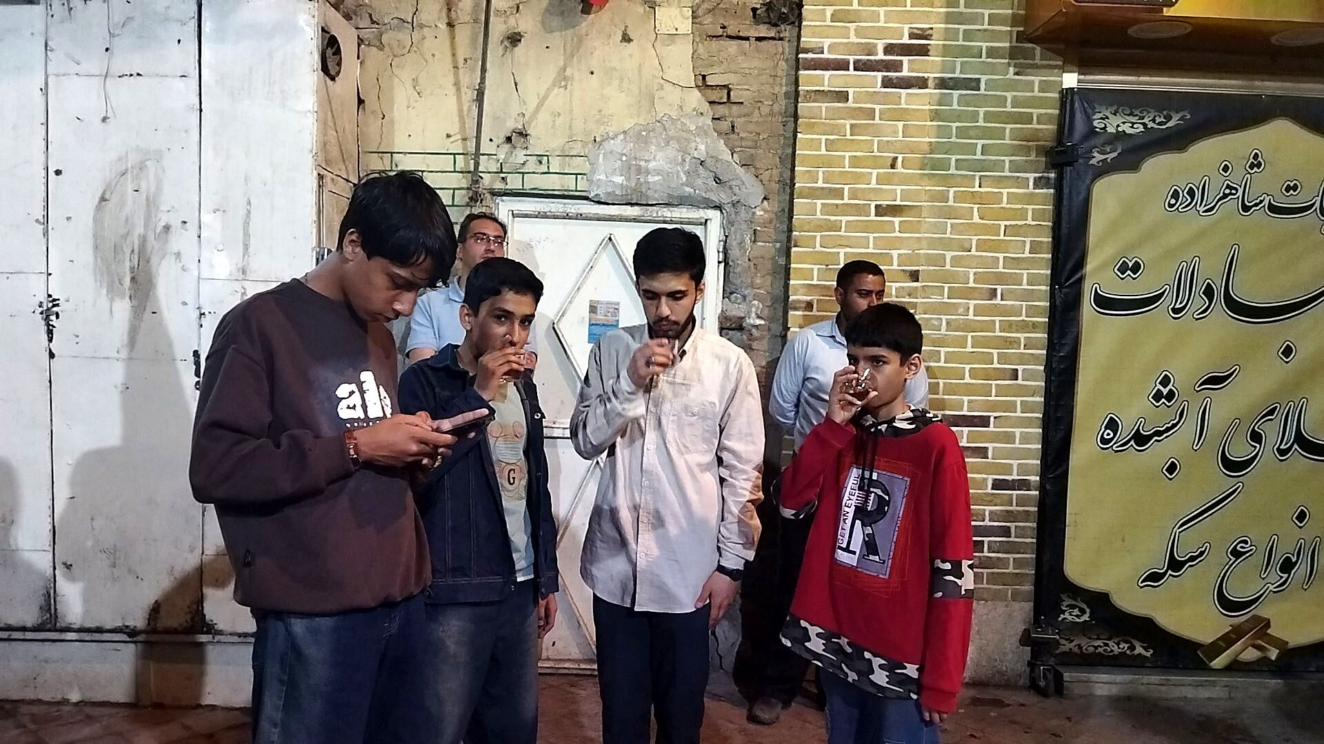 هفتاد و پنج شب چایخانه مسجد الزهرا میزبان سنگربان نیشابوری شد 