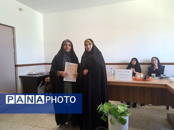 دبستان شقایق‌ها در بخش صفادشت با تجهیز و زیباسازی مدرسه به استقبال ماه مهر رفت