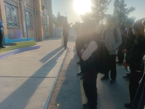 صبحگاه دبیرستان علامه طباطبایی