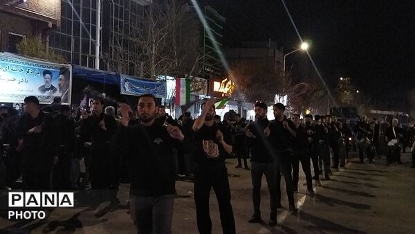 عزاداری های خیابانی در شب شانزدهم شهادت رهبر معظم انقلاب اسلامی در نیشابور 