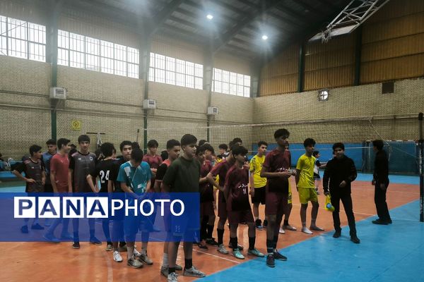 مسابقات قهرمانی فوتسال در منطقه کهریزک 