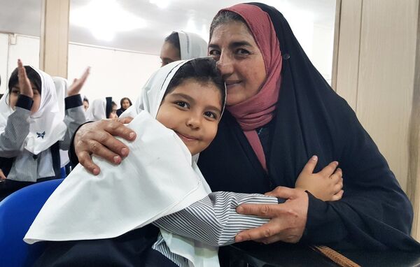 بزرگداشت هفته ملی سالمند در دبستان دخترانه سماء شیروان 