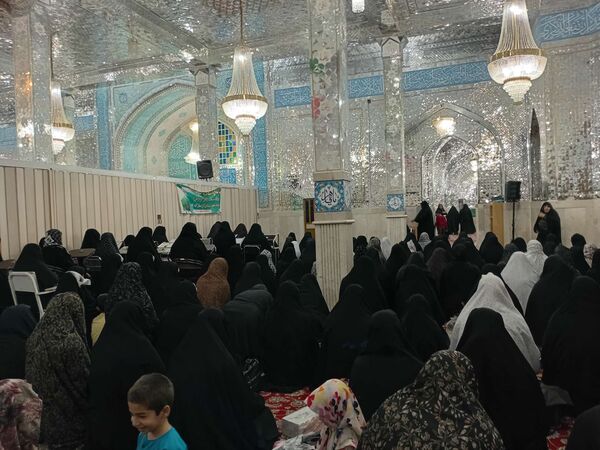 نماز جماعت در شب میلاد پیامبر اکرم (ص) و امام صادق (ع) در کاخک