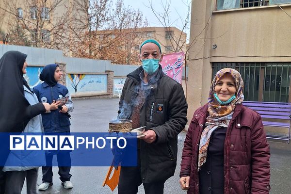  آیین افتتاح جشنواره ماها و ایران‌مون در دبیرستان خدیجه کبری پردیس 