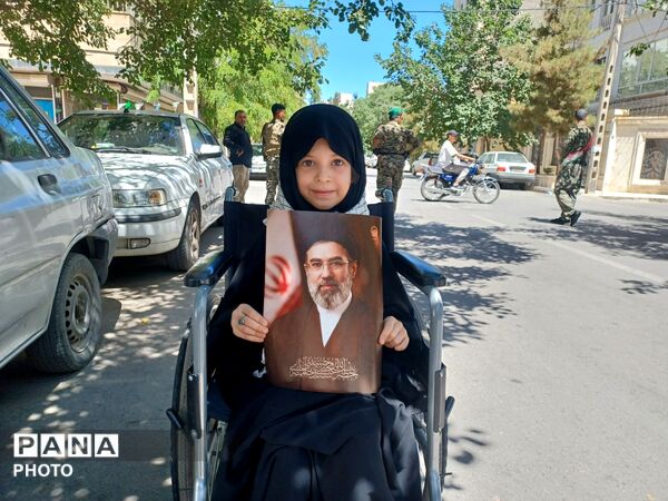 حال و هوای مشهد ساعاتی پیش از تشییع پیکر رهبر شهید انقلاب