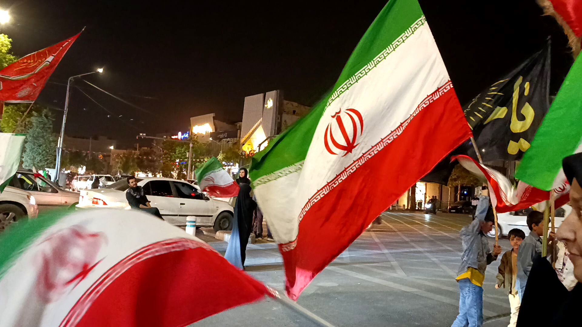جریان زندگی در دل جنگ نظامی اقتصادی