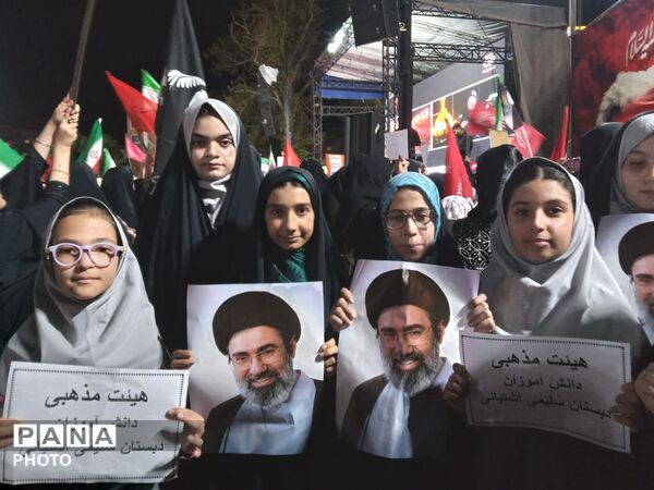  میدان بیعت دانش‌آموزان با سیدالشهدای انقلاب