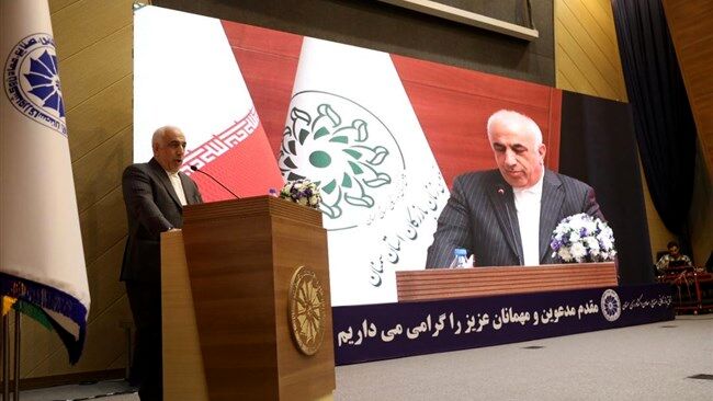 زنان در قلب راهبردها و صادرکنندگان در کانون حمایت‌ها جای دارند