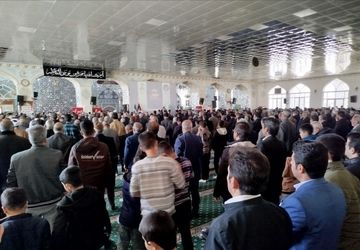 نماز جمعه این هفته شهرستان کاشمر با حضور پرشور مردم برگزار شد 