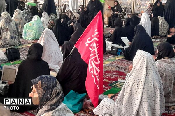 برپایی مراسم ختم برای شهادت رهبر شهید در مصلی شهرقدس 