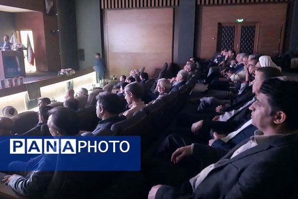 مراسم تقدیر از مشاورین و معاونین پرورشی مدارس ناحیه سه مشهد