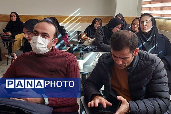  کارگاه تبیین و واکاوی ضروریات سفر یادگیری در دبیرستان‌ نمونه‌دولتی ولایت بهارستان‌دو