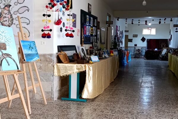 برگزاری جشنواره ماها در مدرسه کوثر فاروج