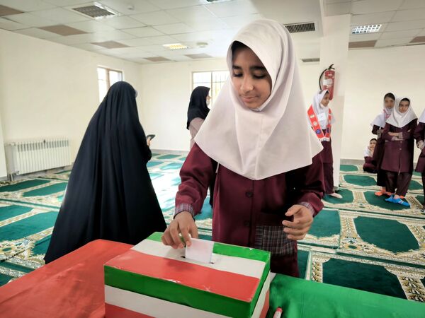 انتخابات شورای دانش آموزی در دبستان دخترانه شطیطه ۲