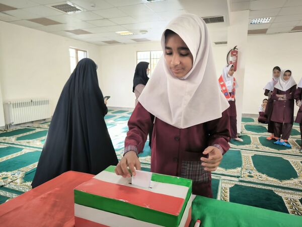 انتخابات شورای دانش آموزی در دبستان دخترانه شطیطه ۲