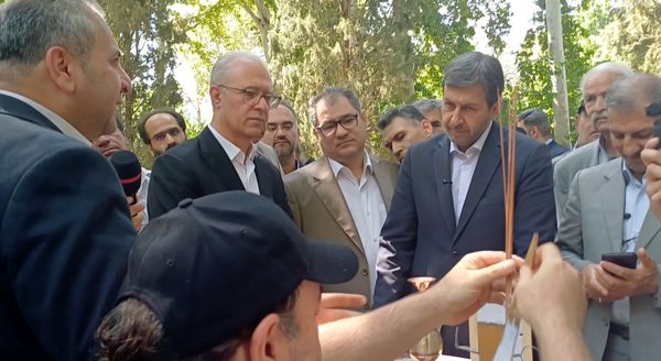 آیین بهره‌برداری از گذر صنایع دستی اصفهان