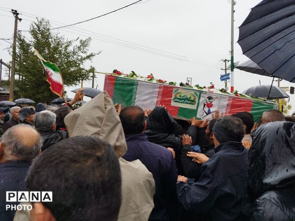تشییع پیکر مطهر شهید مدافع امنیت در زاهدشهر