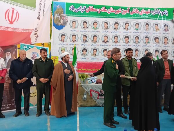 گردهمایی دختران نسل سلیمانی در دبیرستان فاطمه الزهرا(س) 