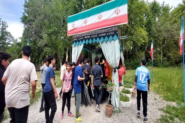 جشن تکلیف پسران پایه هشتم دبیرستان شاهد سردار شهید قاجاریان در نیشابورد