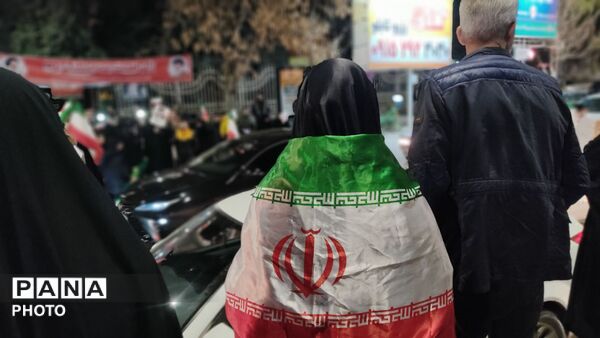 خوشحالی مردم نیشابور پس از اعلام رهبری آیت الله خامنه ای