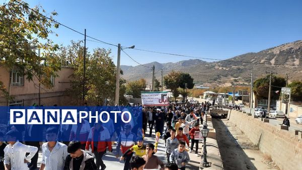 گرامیداشت یوم‌الله ۱۳ آبان در شهر سی‌سخت با حضور پرشور مردم 